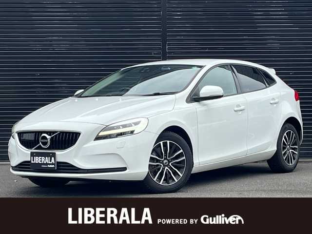 ボルボ Ｖ４０ T3 キネティック 静岡県 2019(令1)年 4.6万km アイスホワイト ハーフレザーシート/BLIS/純正ナビ/(CD/Bluetooth/USB)/衝突被害軽減システム/バックカメラ/アダプティブクルーズコントロール/レーンキープアシスト/パーキングアシスト/メモリー付パワーシート/シートヒーター/スマートキー/ETC/ドライブレコーダー/純正フロアマット/純正16インチアルミホイール/保証書/取扱説明書