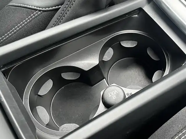 ボルボ Ｖ４０ T3 キネティック 静岡県 2019(令1)年 4.6万km アイスホワイト ハーフレザーシート/BLIS/純正ナビ/(CD/Bluetooth/USB)/衝突被害軽減システム/バックカメラ/アダプティブクルーズコントロール/レーンキープアシスト/パーキングアシスト/メモリー付パワーシート/シートヒーター/スマートキー/ETC/ドライブレコーダー/純正フロアマット/純正16インチアルミホイール/保証書/取扱説明書