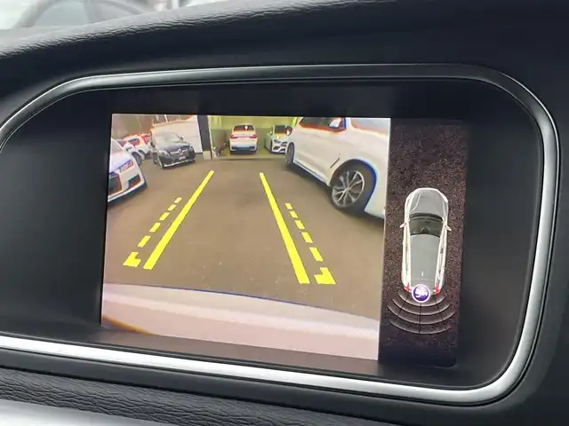 ボルボ Ｖ４０ T3 キネティック 静岡県 2019(令1)年 4.6万km アイスホワイト ハーフレザーシート/BLIS/純正ナビ/(CD/Bluetooth/USB)/衝突被害軽減システム/バックカメラ/アダプティブクルーズコントロール/レーンキープアシスト/パーキングアシスト/メモリー付パワーシート/シートヒーター/スマートキー/ETC/ドライブレコーダー/純正フロアマット/純正16インチアルミホイール/保証書/取扱説明書