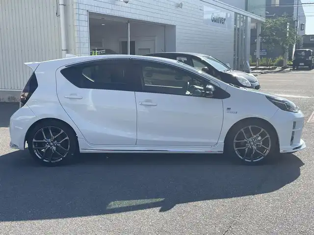 トヨタ アクア G GRスポーツ 17インチPKG 山形県 2018(平30)年 7.1万km ライムホワイトパールクリスタルシャイン 衝突被害軽減システム/純正SDナビ/　　【CD DVD BT フルセグ】/バックカメラ/クルーズコントロール/LEDオートヘッドライト/ハーフレザーシート/シートヒーター/純正17インチアルミホイール/ドライブレコーダー/ステアリングスイッチ/電動格納ウィンカーミラー/フォグランプ/スマートキー/ETC