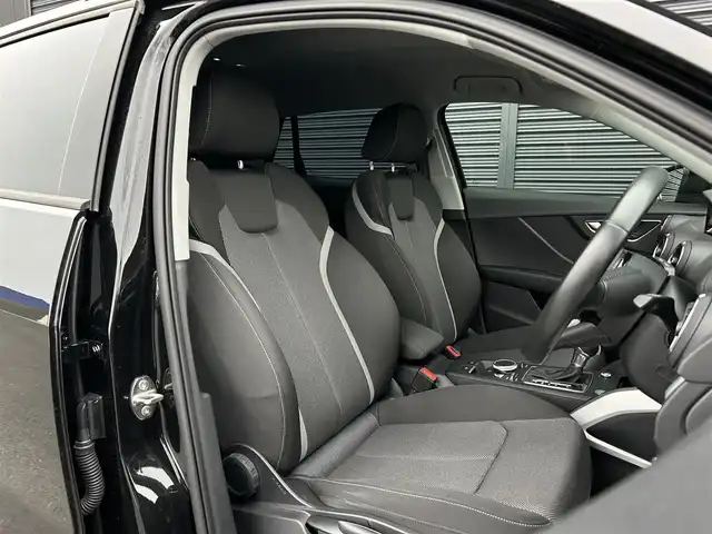 アウディ Ｑ２ 1．0 TFSI スポーツ 茨城県 2018(平30)年 2万km ミトスブラックメタリック アシスタンスＰＫＧ　/Ａｕｄｉプレセンス　/ＡＣＣ　/レーンアシスト　/サイドアシスト　/Ｂカメラ　/パーキングエイド　/バーチャルＣＰ　/ＰＷテールゲート　/ナビ　/ＴＶ　/ＣａｒＰｌａｙ　/ＢＴ　/ＬＥＤ　/シートヒーター/ETC2.0 /禁煙車