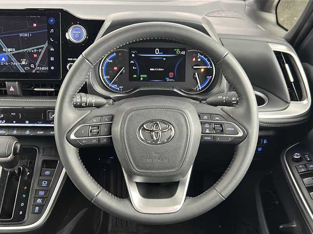 トヨタ ノア ハイブリッド S－Z 愛知県 2023(令5)年 2.5万km アティチュードブラックマイカ 禁煙車/純正10.5インチナビ/（AM/FM/Bluetooth/フルセグTV/USB/HDMI)/バックカメラ/トヨタセーフティセンス/・プリクラッシュセーフティ/・レーンキープアシスト/・レーダークルーズコントロール/・誤発進抑制機能/・標識認識機能/コーナーセンサー/シートヒーター/ETC２．０/ドライブレコーダー/両側パワースライドドア/LEDヘッドライト/純正アルミホイール/スマートキー