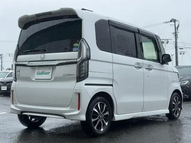ホンダ Ｎ ＢＯＸ カスタム G L ホンダセンシング 愛媛県 2020(令2)年 3.8万km プラチナホワイトパール 純正ギャザーズナビ VXU-207VBi/(AM.FM.CD.DVD.BT.フルセグ.SD)/純正ドライブレコーダー/ホンダセンシング/・アダプティブ・クルーズ・コントロール（ACC）/・車線維持支援システム（LKAS）/・衝突軽減ブレーキ（CMBS）/・誤発進抑制機能（前進）/・歩行者事故低減ステアリング/・路外逸脱抑制機能/・先行車発進お知らせ機能/・標識認識機能/・オートハイビーム/・誤発進抑制機能（後進）/両側パワースライドドア/バックカメラ/ＬＥＤヘッドライト/ビルトインＥＴＣ/純正アルミホイール/ＵＳＢ充電２口