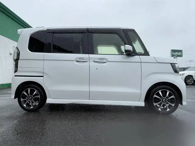 ホンダ Ｎ ＢＯＸ カスタム G L ホンダセンシング 愛媛県 2020(令2)年 3.8万km プラチナホワイトパール 純正ギャザーズナビ VXU-207VBi/(AM.FM.CD.DVD.BT.フルセグ.SD)/純正ドライブレコーダー/ホンダセンシング/・アダプティブ・クルーズ・コントロール（ACC）/・車線維持支援システム（LKAS）/・衝突軽減ブレーキ（CMBS）/・誤発進抑制機能（前進）/・歩行者事故低減ステアリング/・路外逸脱抑制機能/・先行車発進お知らせ機能/・標識認識機能/・オートハイビーム/・誤発進抑制機能（後進）/両側パワースライドドア/バックカメラ/ＬＥＤヘッドライト/ビルトインＥＴＣ/純正アルミホイール/ＵＳＢ充電２口