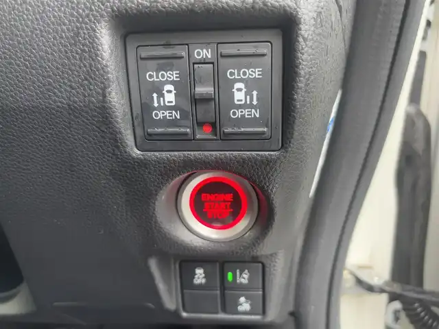 ホンダ Ｎ ＢＯＸ カスタム G L ホンダセンシング 愛媛県 2020(令2)年 3.8万km プラチナホワイトパール 純正ギャザーズナビ VXU-207VBi/(AM.FM.CD.DVD.BT.フルセグ.SD)/純正ドライブレコーダー/ホンダセンシング/・アダプティブ・クルーズ・コントロール（ACC）/・車線維持支援システム（LKAS）/・衝突軽減ブレーキ（CMBS）/・誤発進抑制機能（前進）/・歩行者事故低減ステアリング/・路外逸脱抑制機能/・先行車発進お知らせ機能/・標識認識機能/・オートハイビーム/・誤発進抑制機能（後進）/両側パワースライドドア/バックカメラ/ＬＥＤヘッドライト/ビルトインＥＴＣ/純正アルミホイール/ＵＳＢ充電２口