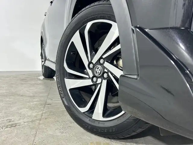 トヨタ ライズ Z 福岡県 2021(令3)年 4万km ブラックマイカメタリック 純正ナビ/Bluetooth/フルセグTV/CD/DVD/レーダークルーズコントロール/衝突被害軽減ブレーキ/レーンアシスト/コーナーセンサー/アイドリングストップ/横滑り防止装置/シートヒーター/ETC/オートエアコン/純正17インチアルミホイール/LEDオートライト/電動格納ミラー