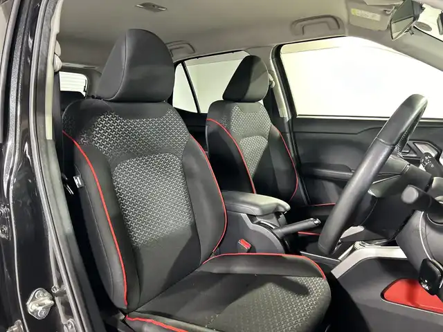 トヨタ ライズ Z 福岡県 2021(令3)年 4万km ブラックマイカメタリック 純正ナビ/Bluetooth/フルセグTV/CD/DVD/レーダークルーズコントロール/衝突被害軽減ブレーキ/レーンアシスト/コーナーセンサー/アイドリングストップ/横滑り防止装置/シートヒーター/ETC/オートエアコン/純正17インチアルミホイール/LEDオートライト/電動格納ミラー