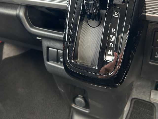スズキ スペーシア カスタム HYBRID XS ターボ 千葉県 2018(平30)年 0.6万km ピュアホワイトパール/ブラック2トーン 純正8インチメモリナビ/(フルセグTV BT CD DVD FM AM)/全周囲カメラ/衝突被害軽減システム/車線逸脱警報/クルーズコントロール/両側パワースライドドア/横滑り防止装置/ETC/ドライブレコーダー/アイドリングストップ/LEDヘッドライト/フォグランプ/オートライト/ウィンカーミラー/電動格納ミラー/純正15インチAW/シートヒーター/シートリフター/プッシュスタート/スマートキー/スペアキー/フロアマット/ドアバイザー/取扱説明書/保証書