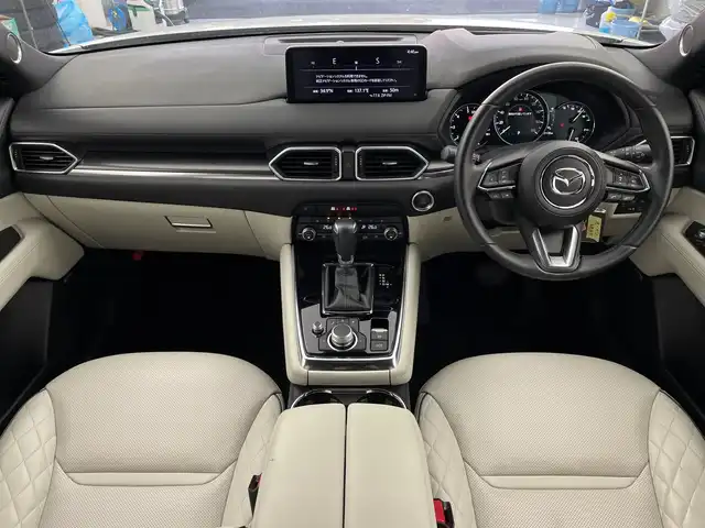 マツダ ＣＸ－８ XD エクスクルーシブモード 愛知県 2022(令4)年 2.2万km スノーフレイクホワイトパールマイカ マツダコネクトナビ/・Bluetooth/・CD/DVD/・フルセグテレビ/・USB接続/３６０°ビューモニター/アルパインフリップダウンモニター/ブラインドスポットモニター/衝突軽減ブレーキ/レーンキープアシスト/アダプティブハイビーム/アダプティブクルーズコントロール/ダウンヒルアシストコントロール/シートヒーター/ベンチレーション/メモリーシート/ＥＴＣ