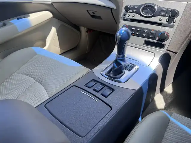 日産 スカイライン 250GT 三重県 2007(平19)年 11.8万km ホワイトパール 純正ナビ（Bluetooth/FM/AM/CD/DVD/AUX/MusicBox）/ETC/バックカメラ/サイドカメラ/ステアリングスイッチ/純正フロアマット/ドアバイザー/パワーシート（運転席/助手席）