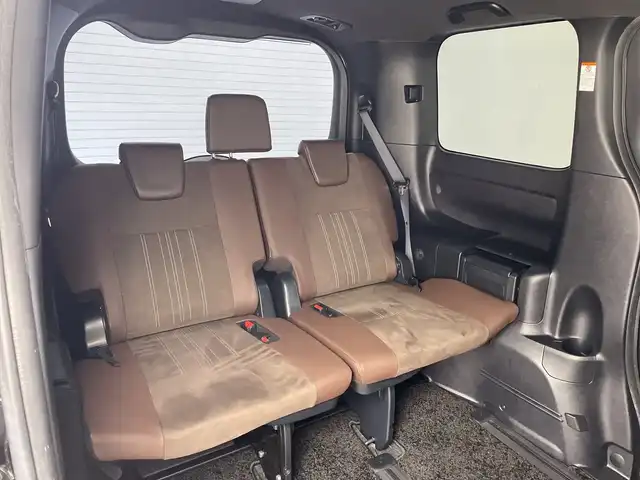トヨタ エスクァイア ハイブリッド Gi プレミアムパッケージ 群馬県 2019(平31)年 3.2万km スパークリングブラックパールクリスタルシャイン 純正１０型ナビ　純正１２．１型後席モニター　バックカメラ　ビルトインＥＴＣ２．０　衝突被害軽減ブレーキ　クルーズコントロール　ハーフレザーシート　シートヒーター　ハンドルヒーター　ＬＥＤライト　禁煙車