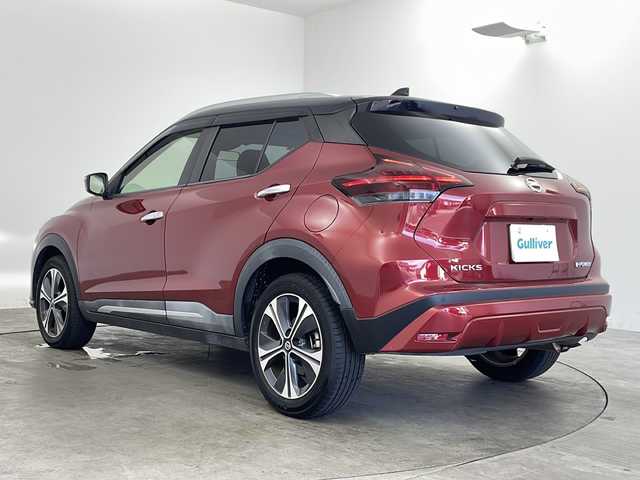 日産 キックス X 兵庫県 2020(令2)年 5.8万km ラディアントレッド/ピュアブラック 2トーン ・純正ナビ/Bluetooth/CD/DVD/TV/・バックカメラ/・前方ドライブレコーダー/・前後コーナーセンサー/・ハーフレザーシート/・エマージェンシーブレーキ/・プロパイロット/・レーンキープアシスト/・レーダークルーズコントロール/・LEDライト/・ETC/・純正フロアマット/・純正17インチアルミホイール/・スマートキー/・プッシュスタートボタン