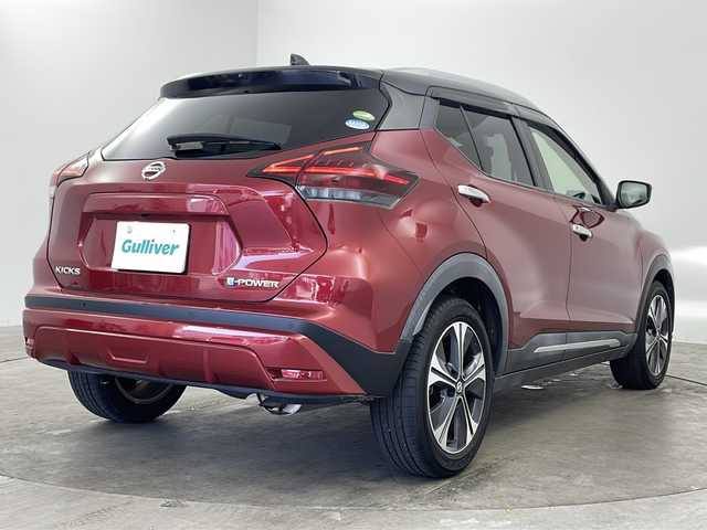日産 キックス X 兵庫県 2020(令2)年 5.8万km ラディアントレッド/ピュアブラック 2トーン ・純正ナビ/Bluetooth/CD/DVD/TV/・バックカメラ/・前方ドライブレコーダー/・前後コーナーセンサー/・ハーフレザーシート/・エマージェンシーブレーキ/・プロパイロット/・レーンキープアシスト/・レーダークルーズコントロール/・LEDライト/・ETC/・純正フロアマット/・純正17インチアルミホイール/・スマートキー/・プッシュスタートボタン