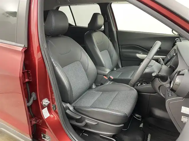 日産 キックス X 岡山県 2020(令2)年 5.8万km ラディアントレッド/ピュアブラック 2トーン 純正９インチナビ　(MM323D-L)/【CD/DVD/BT/USB/フルセグ】/プロパイロット　/ＬＥＤヘッドライト　/ＥＴＣ　/バックカメラ　/ドライブレコーダー　前側　/コーナーセンサー　前後/オートハイビーム　/ルーフレール　/スマートキー　/LEDフォグランプ/禁煙車/オートブレーキホールド/スーパーキャットレーダー