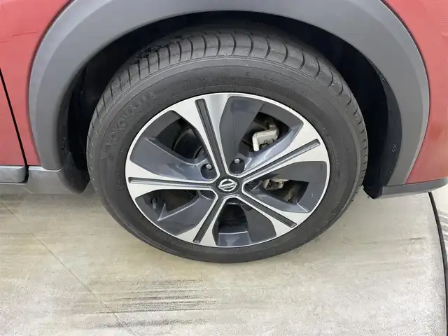 日産 キックス X 岡山県 2020(令2)年 5.8万km ラディアントレッド/ピュアブラック 2トーン 純正９インチナビ　(MM323D-L)/【CD/DVD/BT/USB/フルセグ】/プロパイロット　/ＬＥＤヘッドライト　/ＥＴＣ　/バックカメラ　/ドライブレコーダー　前側　/コーナーセンサー　前後/オートハイビーム　/ルーフレール　/スマートキー　/LEDフォグランプ/禁煙車/オートブレーキホールド/スーパーキャットレーダー