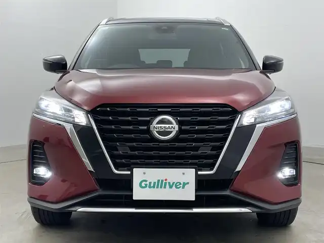 日産 キックス X 岡山県 2020(令2)年 5.8万km ラディアントレッド/ピュアブラック 2トーン 純正９インチナビ　(MM323D-L)/【CD/DVD/BT/USB/フルセグ】/プロパイロット　/ＬＥＤヘッドライト　/ＥＴＣ　/バックカメラ　/ドライブレコーダー　前側　/コーナーセンサー　前後/オートハイビーム　/ルーフレール　/スマートキー　/LEDフォグランプ/禁煙車/オートブレーキホールド/スーパーキャットレーダー