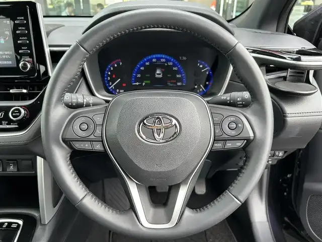 トヨタ カローラ クロス ハイブリッド Z 栃木県 2023(令5)年 2万km スパークリングブラックパールクリスタルシャイン トヨタセーフティセンス/純正ディスプレイオーディオ/Bluetooth/USB/AM/FM/MiraCast/パノラミックビューモニター/ETC/ミラー型前後ドライブレコーダー/パワーバックドア/ハーフレザーシート/パワーシート/シートヒーター/レーダークルーズコントロール/LEDヘッドライト/フォグランプ/純正フロアマット/純正18インチAW