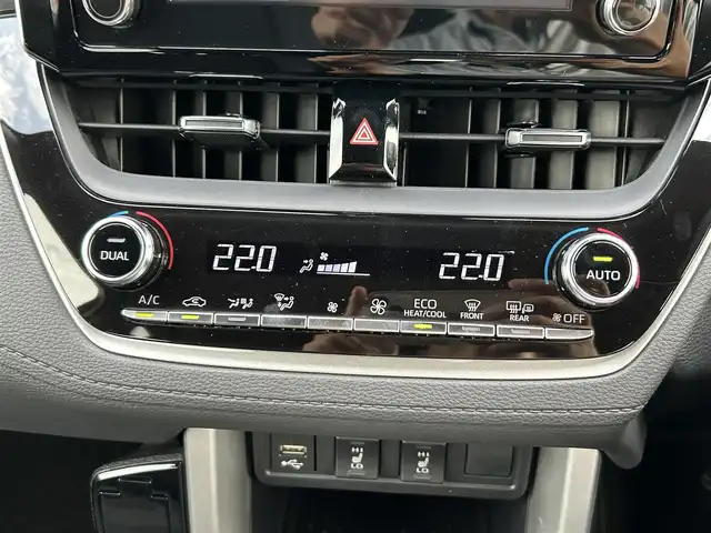 トヨタ カローラ クロス ハイブリッド Z 栃木県 2023(令5)年 2万km スパークリングブラックパールクリスタルシャイン トヨタセーフティセンス/純正ディスプレイオーディオ/Bluetooth/USB/AM/FM/MiraCast/パノラミックビューモニター/ETC/ミラー型前後ドライブレコーダー/パワーバックドア/ハーフレザーシート/パワーシート/シートヒーター/レーダークルーズコントロール/LEDヘッドライト/フォグランプ/純正フロアマット/純正18インチAW