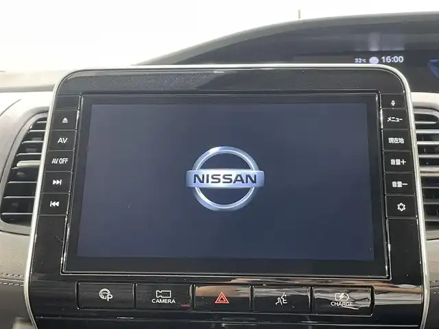 日産 セレナ e－パワー ハイウェイスター V 愛知県 2020(令2)年 2.5万km ブリリアントホワイトパール 純正１０インチナビ登録時地図SDなし/（Bluetooth/フルセグTV/FM/AM/SD）/アラウンドビューモニター　/プロパイロット　/両側パワースライドドア　/衝突軽減ブレーキ　/ビルトインＥＴＣ　/ブラインドスポットモニター　/ドライブレコーダー/ＬＥＤヘッドライト　/LEDフォグランプ/ハンドル支援/車線逸脱警報/ソナー/プッシュスタート/　　-スマートキー/純正フロアマット/後席サンバイザー