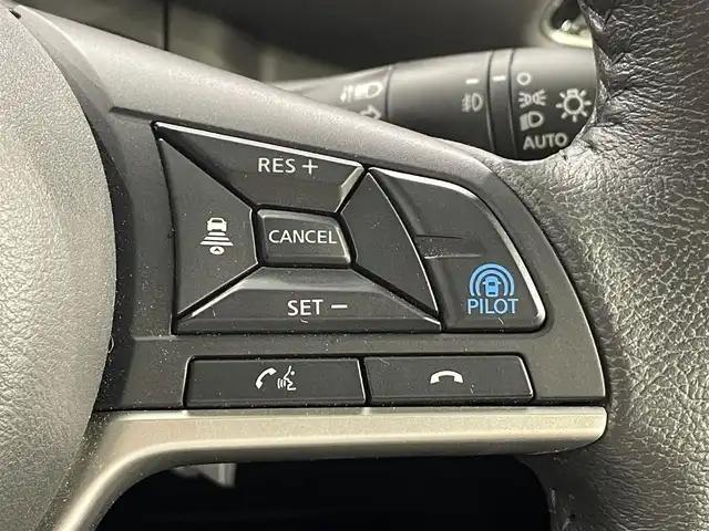 日産 セレナ e－パワー ハイウェイスター V 愛知県 2020(令2)年 2.5万km ブリリアントホワイトパール 純正１０インチナビ登録時地図SDなし/（Bluetooth/フルセグTV/FM/AM/SD）/アラウンドビューモニター　/プロパイロット　/両側パワースライドドア　/衝突軽減ブレーキ　/ビルトインＥＴＣ　/ブラインドスポットモニター　/ドライブレコーダー/ＬＥＤヘッドライト　/LEDフォグランプ/ハンドル支援/車線逸脱警報/ソナー/プッシュスタート/　　-スマートキー/純正フロアマット/後席サンバイザー