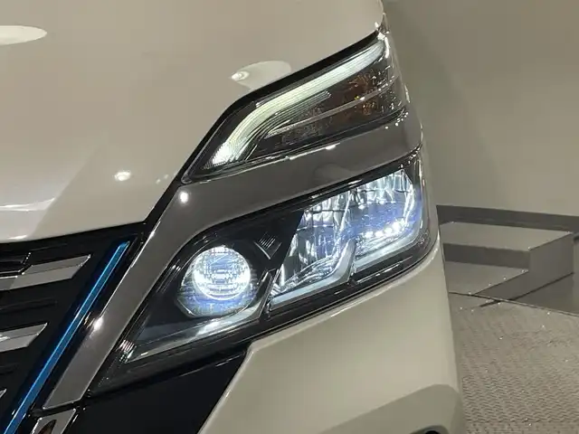 日産 セレナ e－パワー ハイウェイスター V 愛知県 2020(令2)年 2.5万km ブリリアントホワイトパール 純正１０インチナビ登録時地図SDなし/（Bluetooth/フルセグTV/FM/AM/SD）/アラウンドビューモニター　/プロパイロット　/両側パワースライドドア　/衝突軽減ブレーキ　/ビルトインＥＴＣ　/ブラインドスポットモニター　/ドライブレコーダー/ＬＥＤヘッドライト　/LEDフォグランプ/ハンドル支援/車線逸脱警報/ソナー/プッシュスタート/　　-スマートキー/純正フロアマット/後席サンバイザー