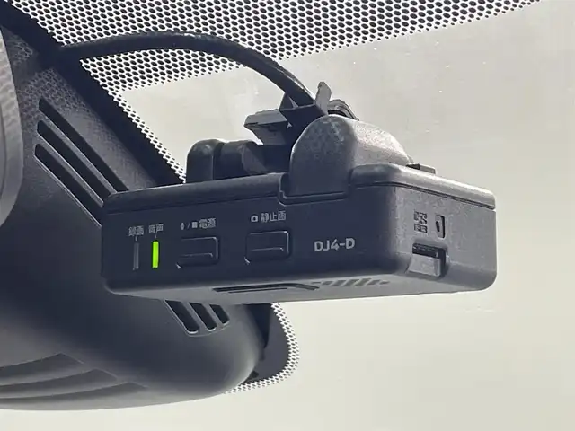 日産 セレナ e－パワー ハイウェイスター V 愛知県 2020(令2)年 2.5万km ブリリアントホワイトパール 純正１０インチナビ登録時地図SDなし/（Bluetooth/フルセグTV/FM/AM/SD）/アラウンドビューモニター　/プロパイロット　/両側パワースライドドア　/衝突軽減ブレーキ　/ビルトインＥＴＣ　/ブラインドスポットモニター　/ドライブレコーダー/ＬＥＤヘッドライト　/LEDフォグランプ/ハンドル支援/車線逸脱警報/ソナー/プッシュスタート/　　-スマートキー/純正フロアマット/後席サンバイザー
