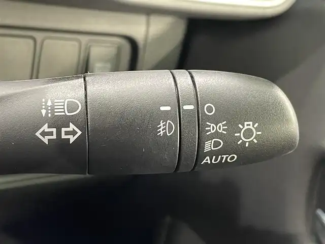 日産 セレナ e－パワー ハイウェイスター V 愛知県 2020(令2)年 2.5万km ブリリアントホワイトパール 純正１０インチナビ登録時地図SDなし/（Bluetooth/フルセグTV/FM/AM/SD）/アラウンドビューモニター　/プロパイロット　/両側パワースライドドア　/衝突軽減ブレーキ　/ビルトインＥＴＣ　/ブラインドスポットモニター　/ドライブレコーダー/ＬＥＤヘッドライト　/LEDフォグランプ/ハンドル支援/車線逸脱警報/ソナー/プッシュスタート/　　-スマートキー/純正フロアマット/後席サンバイザー