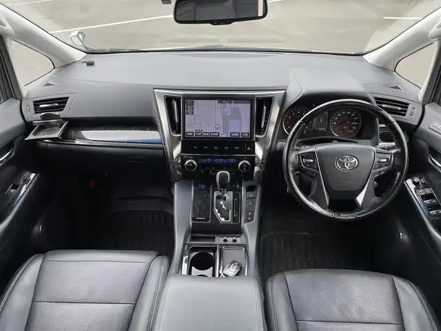 トヨタ アルファード S Cパッケージ 東京都 2018(平30)年 5.4万km ホワイトパールクリスタルシャイン フロントベンチレーションシート　/・フロントパワーシート　/・運転席メモリーシート　/オートブレーキホールド　/両側電動スライドドア　/純正１２型フリップダウンモニター　/ＡＨＢ　/ＡＣＣ　/ＬＫＡＳ　/純正10型ナビ/・フルセグ/・CD/DVD再生/・Bluetooth/ワンオーナー