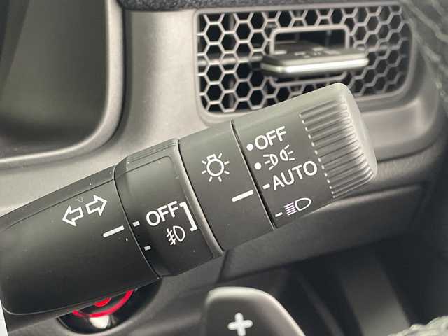 ホンダ ステップワゴン eHEV エアー EX 愛知県 2025(令7)年 0.1千km プラチナホワイトパール 登録済未使用車 4km/純正11.4型ナビ/・Bluetooth/・CD/DVD/・AppleCarPlay/・フルセグテレビ/純正15.6型フリップダウンモニター/バックカメラ/シートヒーター/パワーバックドア/オットマン/スマートキー/両側パワースライドドア/レーダークルーズコントロール/衝突軽減ブレーキ/レーンキープアシスト/ブラインドスポットモニター/LEDヘッドライト/LEDフォグランプ