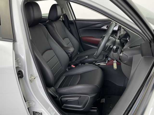 マツダ ＣＸ－３ 20S プロアクティブ 愛知県 2018(平30)年 2.9万km セラミックM /禁煙車//純正7インチナビ//フルセグTV//CD・DVDプレーヤー//バックカメラ//ETC//i-ACTIVESENSE//アドバンストSCBS//SCBS-R//SBS//誤発進抑制(前後方)//レーダークルーズコントロール//ドライバーアテンションアラート//標識認識機能//ブラインドスポットモニター//レーンディパーチャーウォーニング//リアパーキングセンサー//アダプティブLEDヘッドライト//オートライト//合皮コンビシート//コマンダーコントロール//純正18インチアルミホイール//純正フロアマット//革巻きステアリング//ステアリングスイッチ//パドルシフト//プッシュスタート//電動格納ミラーウィンカー//電子パーキングブレーキ//ブレーキホールド//i-stop//DSC&TCS//新車保証書