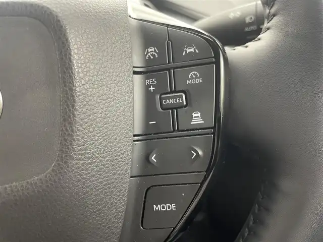 トヨタ プリウス Z 茨城県 2023(令5)年 6.7万km アティチュードブラックマイカ 純正ナビ/Bluetooth/フルセグ/radio/AppleCarplay/USB/TVキッド＋ナビキッド/Toyota Safety Sense/・プリクラッシュセーフティー/・緊急時操舵支援/・フロントクロストラフィックアラート/・レーンチェンジアシスト/・LTA＋LDA/・オートマチックハイビーム/・ロードサインアシスト/・異常検知システム/・PDA/デジタルインナーミラー/周辺車輛接近時サポート(録画機能)/レーダークルーズコントロール/ＢＳＭ/パノラミックビューモニター/ステアリングヒーター/ステアリングヒーター