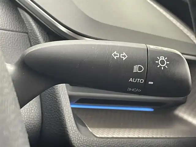 トヨタ プリウス Z 茨城県 2023(令5)年 6.7万km アティチュードブラックマイカ 純正ナビ/Bluetooth/フルセグ/radio/AppleCarplay/USB/TVキッド＋ナビキッド/Toyota Safety Sense/・プリクラッシュセーフティー/・緊急時操舵支援/・フロントクロストラフィックアラート/・レーンチェンジアシスト/・LTA＋LDA/・オートマチックハイビーム/・ロードサインアシスト/・異常検知システム/・PDA/デジタルインナーミラー/周辺車輛接近時サポート(録画機能)/レーダークルーズコントロール/ＢＳＭ/パノラミックビューモニター/ステアリングヒーター/ステアリングヒーター