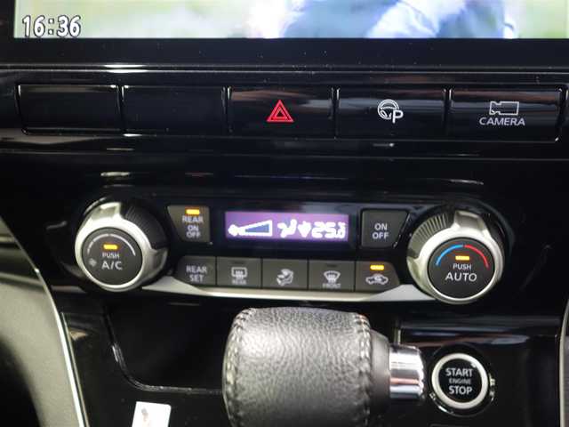 日産 セレナ ハイウェイスター G 大分県 2019(令1)年 7.7万km ブリリアントホワイトパール ワンオーナー／禁煙車/車検R8年9月29日/セーフティパッケージB/　・プロパイロット/　・インテリジェントエマージェンシーブレーキ/　・踏み間違い衝突防止アシスト/　・後側方車両検知警報/　・後後方衝突防止支援システム/　・車線逸脱防止支援システム/　・後退時車両検知警報/　・ふらつき警報/　・標識検知機能/　　電動パーキング/　　オートブレーキホールド/BSM/純正10インチSDナビ/　CD/DVD/BT/SD/MSV/iPod/USB/フルセグTV/アラウンドビューモニター/純正フリップダウンモニター/ビルトインETC/デジタルインナーミラー/純正前後ドライブレコーダー/両側パワースライドドア/スマートキー／プッシュスタート/LEDヘッドライト／フォグランプ/純正フロアマット/取扱説明書／保証書