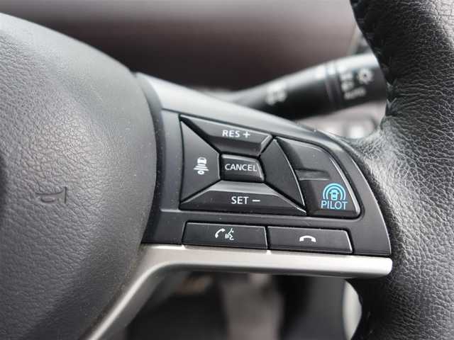 日産 セレナ ハイウェイスター G 大分県 2019(令1)年 7.7万km ブリリアントホワイトパール ワンオーナー／禁煙車/車検R8年9月29日/セーフティパッケージB/　・プロパイロット/　・インテリジェントエマージェンシーブレーキ/　・踏み間違い衝突防止アシスト/　・後側方車両検知警報/　・後後方衝突防止支援システム/　・車線逸脱防止支援システム/　・後退時車両検知警報/　・ふらつき警報/　・標識検知機能/　　電動パーキング/　　オートブレーキホールド/BSM/純正10インチSDナビ/　CD/DVD/BT/SD/MSV/iPod/USB/フルセグTV/アラウンドビューモニター/純正フリップダウンモニター/ビルトインETC/デジタルインナーミラー/純正前後ドライブレコーダー/両側パワースライドドア/スマートキー／プッシュスタート/LEDヘッドライト／フォグランプ/純正フロアマット/取扱説明書／保証書