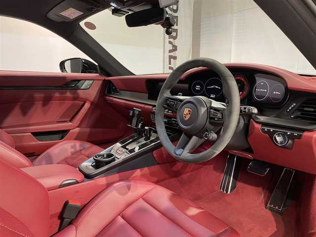 ポルシェ ポルシェ ９１１ カレラ4 GTS 道央・札幌 2023(令5)年 0.9万km 紺Ｍ フロントアクスルリフティングシステム/ボルドーレッドレザーインテリア/スポーツクロノパッケージ/スポーツエキゾースト/レーンチェンジアシスト/トラフィックジャム付ＡＣＣ/ターボＳホイール２０／２１インチ/ゲンチアンブルーメタリック/スペアキーレス/新車時保証書/取扱説明書