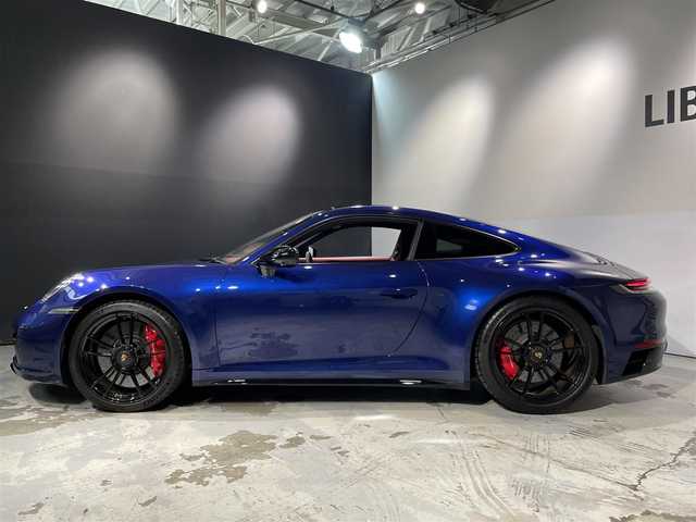 ポルシェ ポルシェ ９１１ カレラ4 GTS 道央・札幌 2023(令5)年 0.9万km 紺Ｍ フロントアクスルリフティングシステム/ボルドーレッドレザーインテリア/スポーツクロノパッケージ/スポーツエキゾースト/レーンチェンジアシスト/トラフィックジャム付ＡＣＣ/ターボＳホイール２０／２１インチ/ゲンチアンブルーメタリック/スペアキーレス/新車時保証書/取扱説明書