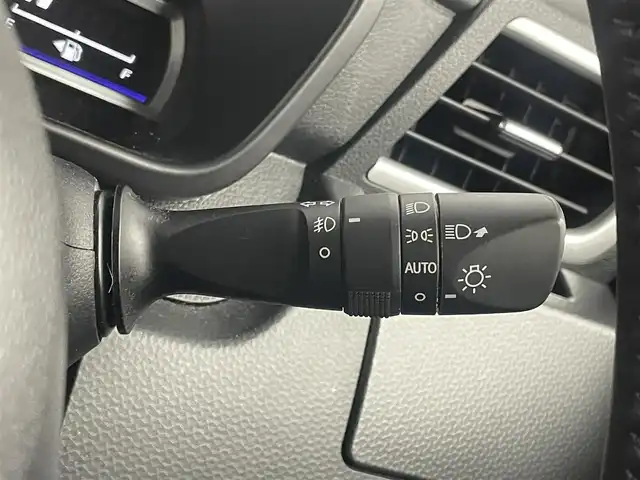 トヨタ タンク カスタムG 埼玉県 2019(令1)年 5.6万km ブラックマイカメタリック/パールホワイト2トーン スマートアシスト３　純正ナビ　バックカメラ　ビルトインＥＴＣ　ドライブレコーダー　クルーズコントロール　ステアリングスイッチ　純正アルミホイール　スマートキー　オートハイビーム　ＬＥＤライト　地デジ