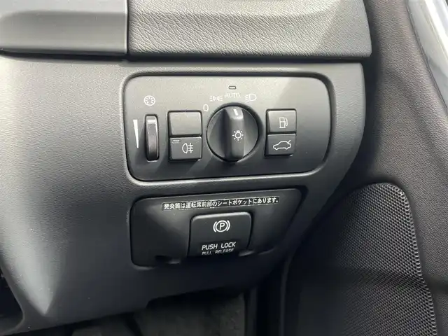 ボルボ Ｓ６０ T4 埼玉県 2012(平24)年 9.2万km 白 /純正HDDナビ//フルセグTV//CD/DVD/Bluetooth//レザーシート//前2席パワーシート//前2席シートヒーター//アダプティブクルーズコントロール//ETC//スマートキーx2//キセノン//衝突軽減ブレーキ//車線逸脱警報//ブラインドスポットインフォメーション//W.サイド.カーテンエアバッグ//ABS//バックソナー//リヤフォグランプ//オートライト//純正17インチAW//新車時保証書//取扱説明書