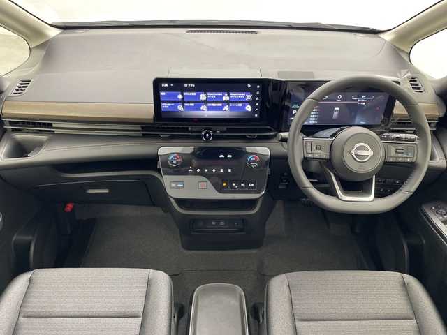 日産 セレナ e－パワー ハイウェイスター V 群馬県 2025(令7)年 0.1千km プリズムホワイト 登録済未使用車/純正１１型後席モニター　/純正１２．３型ナビ　/インテリジェントアラウンドビューモニター/プロパイロット　/プロパイロットパーキング　/インテリジェントルームミラー　/ワイヤレス充電器　/ＳＯＳコール　/ビルトインＥＴＣ２．０　/ＬＥＤヘッドライト/＝＝＝＝＝＝＝＝＝＝＝＝＝＝＝＝＝＝＝＝＝＝＝/BSM/取扱説明書/保証書/禁煙車