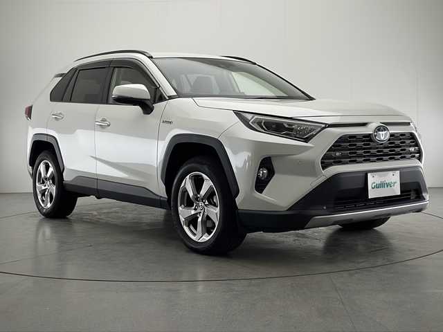 トヨタ ＲＡＶ４ ハイブリッドG 宮崎県 2020(令2)年 5.6万km ホワイトパールクリスタルシャイン 禁煙車/トヨタセーフティセンス/純正9型ナビTV/（NSZT-Y68T/CD/DVD/Bluetooth/フルセグTV)/純正バックカメラ/純正ビルトインETC/純正LEDオートライト/純正LEDフォグ/純正18インチアルミ/純正オートアラーム/純正フロアマット/アダプティブクルーズコントロール/プリクラッシュセーフティ/レーンディパーチャーアラート/オートマチックハイビーム/クリアランスソナー/ブラインドスポットモニター/デジタルインナーミラー/パワーバックドア/運転席パワーシート/レザーシート/前席シートヒーター/ステアリングヒーター/デュアルオートエアコン/スマートキー/プッシュエンジンスタート/スペアキー/新車時保証書/取扱い説明書