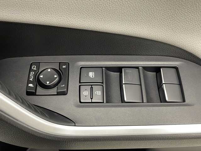 トヨタ ＲＡＶ４ ハイブリッドG 宮崎県 2020(令2)年 5.6万km ホワイトパールクリスタルシャイン 禁煙車/トヨタセーフティセンス/純正9型ナビTV/（NSZT-Y68T/CD/DVD/Bluetooth/フルセグTV)/純正バックカメラ/純正ビルトインETC/純正LEDオートライト/純正LEDフォグ/純正18インチアルミ/純正オートアラーム/純正フロアマット/アダプティブクルーズコントロール/プリクラッシュセーフティ/レーンディパーチャーアラート/オートマチックハイビーム/クリアランスソナー/ブラインドスポットモニター/デジタルインナーミラー/パワーバックドア/運転席パワーシート/レザーシート/前席シートヒーター/ステアリングヒーター/デュアルオートエアコン/スマートキー/プッシュエンジンスタート/スペアキー/新車時保証書/取扱い説明書