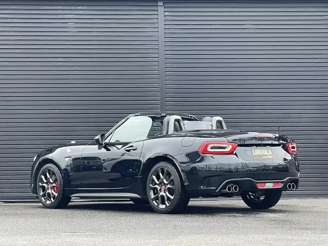 アバルト １２４ スパイダー 1イヤーアニバーサリー 山梨県 2017(平29)年 2.4万km 黒 100台限定/専用色（ネロ サンマリノ1972）/ＲＥＣＡＲＯ半黒革　/ｂｒｅｍｂｏ　/純正ＨＤＤナビ　/Ｂカメラ　/フルセグＴＶ　/ＢＴ　/ＣＤ　/クルコン　/シートヒーター　/ＥＴＣ　/ＬＥＤヘッドライト　/Ａライト　/コーナーセンサー/純正17インチAW