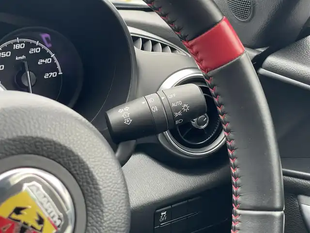 アバルト １２４ スパイダー 1イヤーアニバーサリー 山梨県 2017(平29)年 2.4万km 黒 100台限定/専用色（ネロ サンマリノ1972）/ＲＥＣＡＲＯ半黒革　/ｂｒｅｍｂｏ　/純正ＨＤＤナビ　/Ｂカメラ　/フルセグＴＶ　/ＢＴ　/ＣＤ　/クルコン　/シートヒーター　/ＥＴＣ　/ＬＥＤヘッドライト　/Ａライト　/コーナーセンサー/純正17インチAW