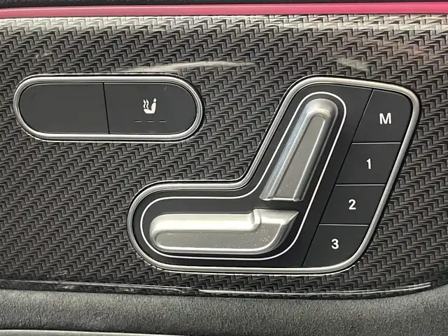 メルセデス・ベンツ ＧＬＡ２００ｄ 4マチック AMGライン 愛知県 2020(令2)年 4.9万km コスモスブラック 純正ナビ　フルセグＴＶ　全方位カメラ　禁煙車　レーダーセーフティＰＫＧ　衝突軽減　追従クルコン　ＢＳＭ　ナビゲーションＰＫＧ　ハーフレザー　シートヒーター　メモリシート　コーナーセンサー　ＬＥＤライト　ルーフレール　電動リアゲート　純正ドラレコ　オートハイビーム　パドルシフト　保証書　取説　ワンオナ