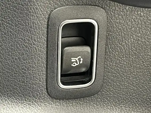 メルセデス・ベンツ ＧＬＡ２００ｄ 4マチック AMGライン 愛知県 2020(令2)年 4.9万km コスモスブラック 純正ナビ　フルセグＴＶ　全方位カメラ　禁煙車　レーダーセーフティＰＫＧ　衝突軽減　追従クルコン　ＢＳＭ　ナビゲーションＰＫＧ　ハーフレザー　シートヒーター　メモリシート　コーナーセンサー　ＬＥＤライト　ルーフレール　電動リアゲート　純正ドラレコ　オートハイビーム　パドルシフト　保証書　取説　ワンオナ