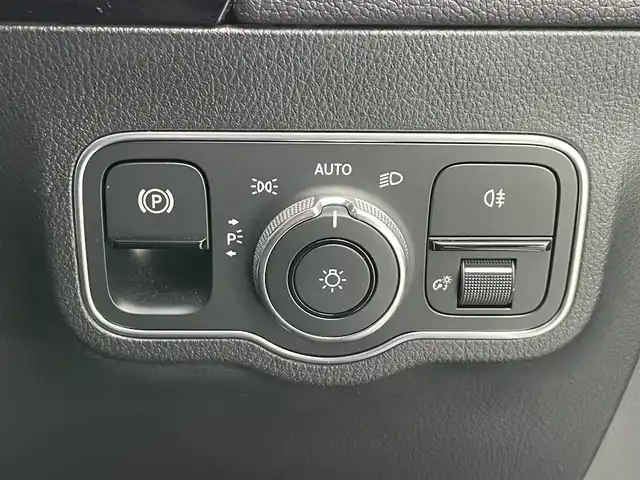 メルセデス・ベンツ ＧＬＡ２００ｄ 4マチック AMGライン 愛知県 2020(令2)年 4.9万km コスモスブラック 純正ナビ　フルセグＴＶ　全方位カメラ　禁煙車　レーダーセーフティＰＫＧ　衝突軽減　追従クルコン　ＢＳＭ　ナビゲーションＰＫＧ　ハーフレザー　シートヒーター　メモリシート　コーナーセンサー　ＬＥＤライト　ルーフレール　電動リアゲート　純正ドラレコ　オートハイビーム　パドルシフト　保証書　取説　ワンオナ