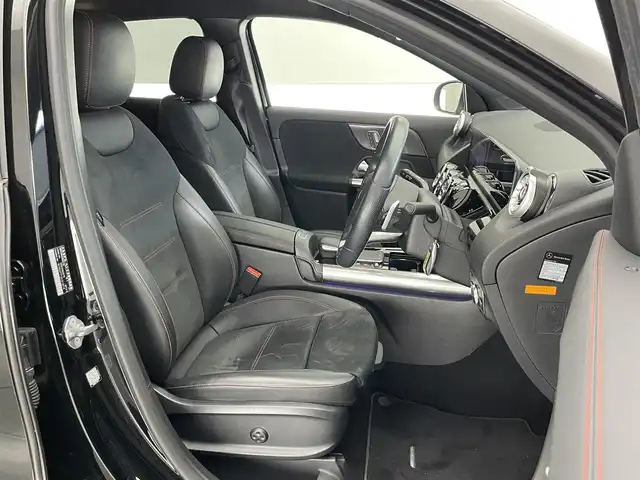 メルセデス・ベンツ ＧＬＡ２００ｄ 4マチック AMGライン 愛知県 2020(令2)年 4.9万km コスモスブラック 純正ナビ　フルセグＴＶ　全方位カメラ　禁煙車　レーダーセーフティＰＫＧ　衝突軽減　追従クルコン　ＢＳＭ　ナビゲーションＰＫＧ　ハーフレザー　シートヒーター　メモリシート　コーナーセンサー　ＬＥＤライト　ルーフレール　電動リアゲート　純正ドラレコ　オートハイビーム　パドルシフト　保証書　取説　ワンオナ