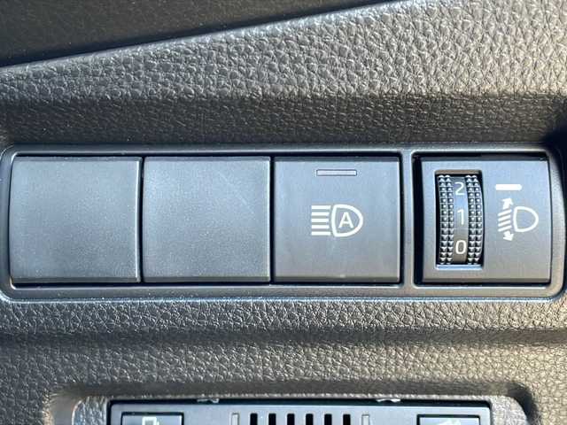 トヨタ カローラ クロス ハイブリッド Z 岩手県 2022(令4)年 0.7万km センシュアルレッドマイカ ワンオナ 8型ナビ フルセグ 電動リアゲート バックC DVD再生 ビルトインETC 電動ハーフレザーシート シートヒーター ドライブレコーダー BSM レーダークルーズコントロール オートLEDライト フォグランプ ルーフレール 純正18AW スマートキー スペアキー