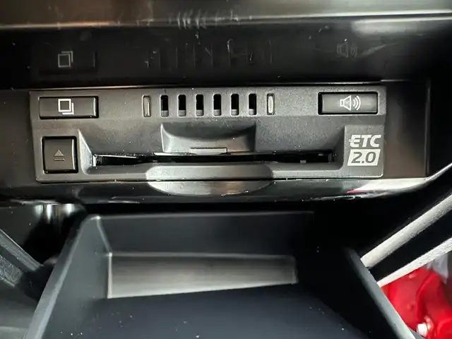 トヨタ カムリ WS 兵庫県 2023(令5)年 1万km 赤 トヨタセーフティセンス/ハーフレザーシート/運転席パワーシート/純正メモリーナビ＆フルセグTV/（CD＆DVD＆BT）/バックカメラ/レーダークルーズコントロール/オートライト/LEDライト/純正17inアルミホイール/TRDリアエアロ/TRD4本出しマフラーん/コーナーセンサー/スマートキー/プッシュスタート/フロアマット