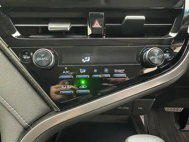 トヨタ カムリ WS 兵庫県 2023(令5)年 1万km 赤 トヨタセーフティセンス/ハーフレザーシート/運転席パワーシート/純正メモリーナビ＆フルセグTV/（CD＆DVD＆BT）/バックカメラ/レーダークルーズコントロール/オートライト/LEDライト/純正17inアルミホイール/TRDリアエアロ/TRD4本出しマフラーん/コーナーセンサー/スマートキー/プッシュスタート/フロアマット